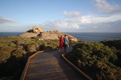 Kangaroo Island - Boardwalk to Remarkable Rocks; Klicken Sie auf das Bild um eine vergrößerte Ansicht sehen zu können. Copyright Bild: South Australian Tourism Commission